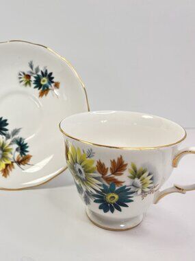 Queen Anne Bone China Teacup And Saucer Set Pattern 8223 Ridgeway Potteries UK
